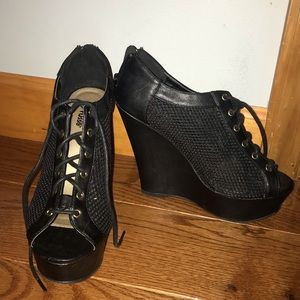 Black lace-up mesh wedges